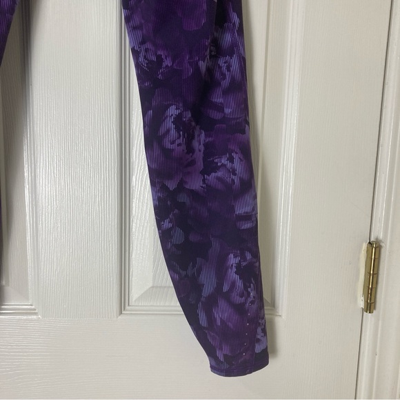 Athleta Rainier Printed Tight Legging Purple Floral Pants L Size SP - Picture 8 of 14
